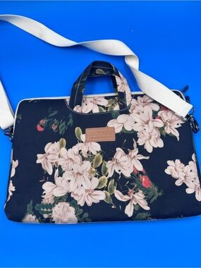 Dachee Floral Tote Bag - Navy with Blush Flowers
